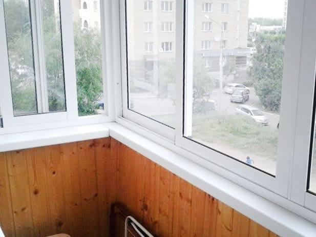 Остекление и отделка балкона в Быхове